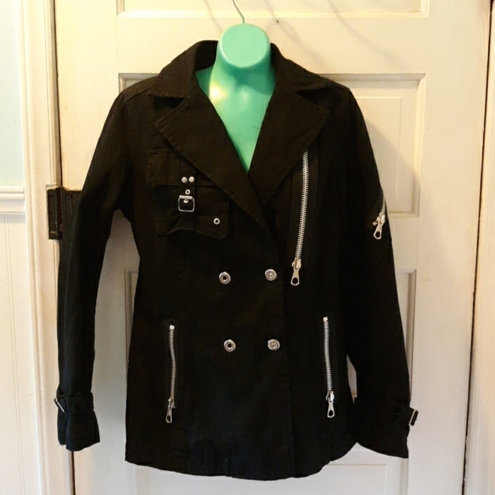 Biscote Vogue sz 2 gothic trench coat